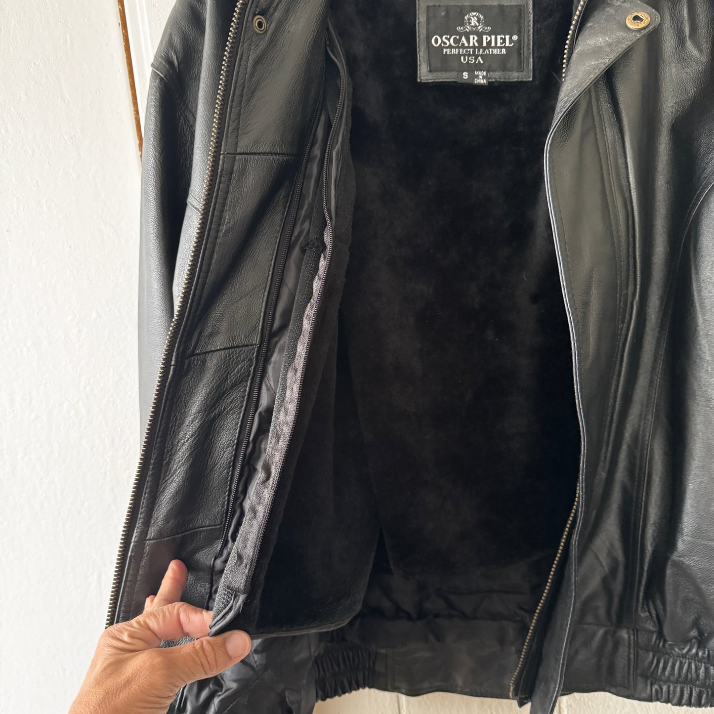1990s Vintage Oscar Piel Men’s-Jacket Black Leather Bomber w/ Removable Liner | Perfect Leather USA | Small