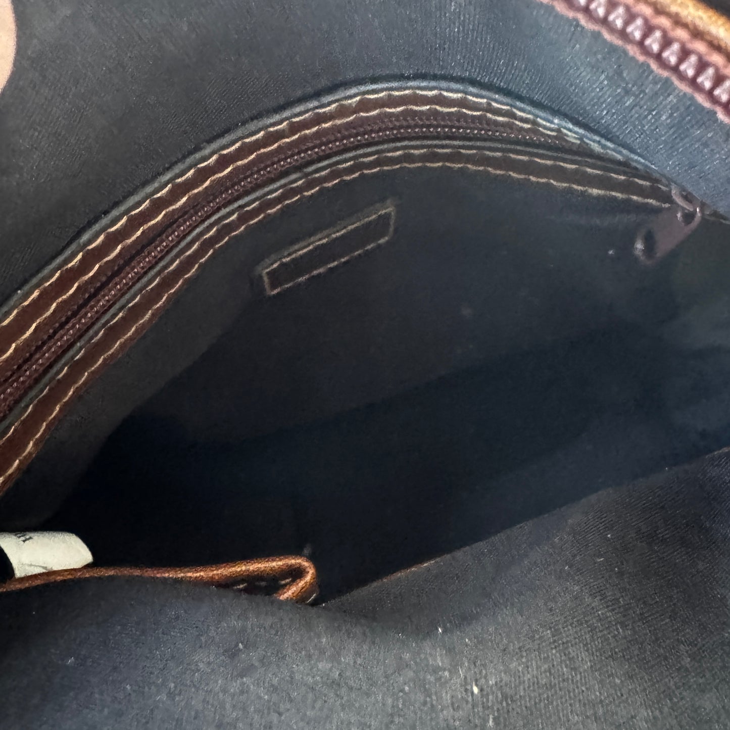 CHAPS Crossbody Women’s Bag Two-Tone Faux Leather & Pebbled Black Brown Adjustable Strap Y2K Classic Streetwear Essentials